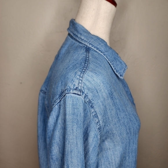 Rails Dana Raw Hem Chambray Button Front Shirt Size Medium - Picture 5 of 10